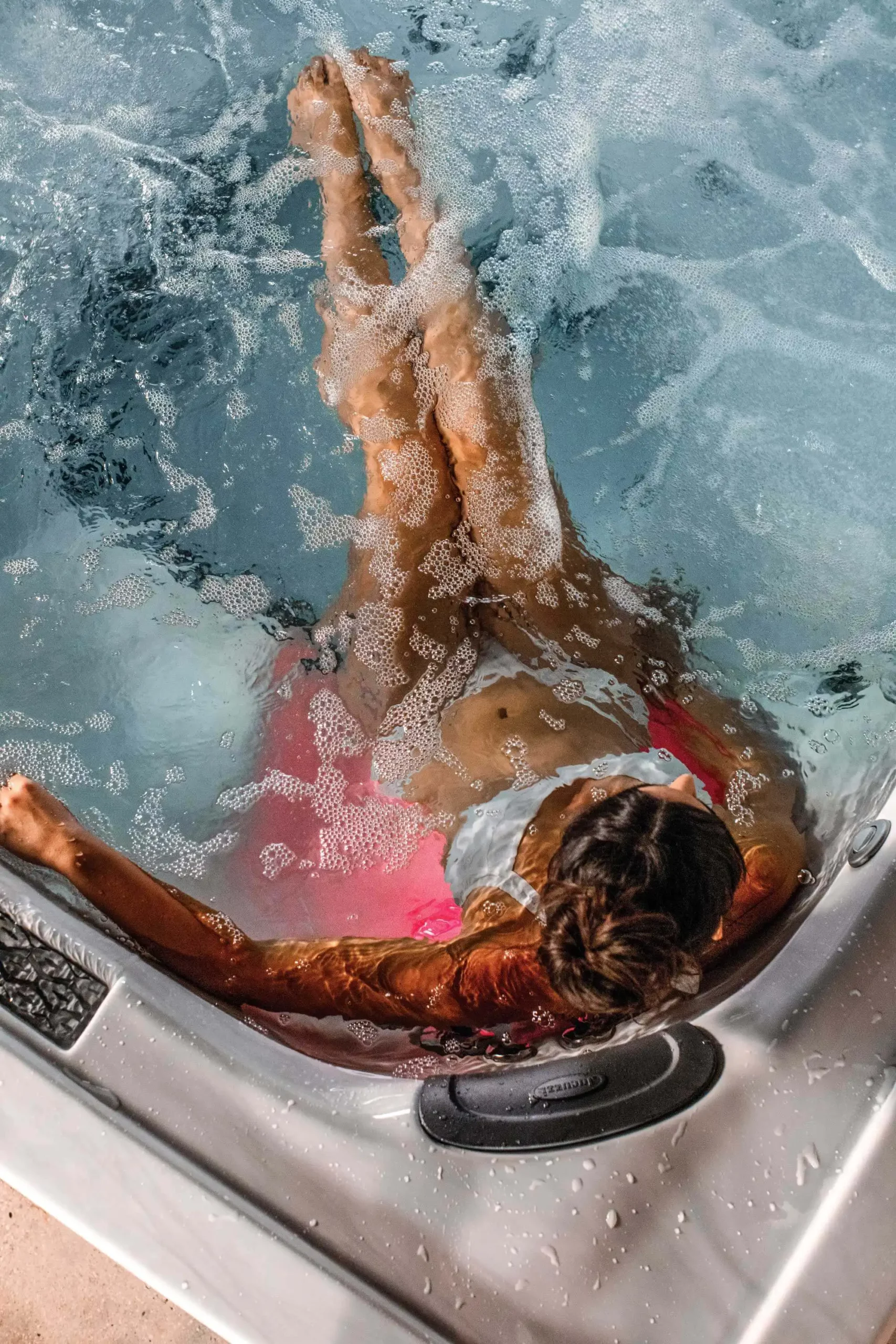 hottub female detail 05 jacuzzi scaled 1