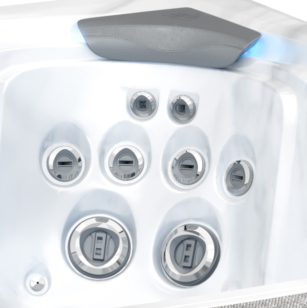 Sundance Spas 980 Series percussive therapy massage seat with Fluidix PT jets